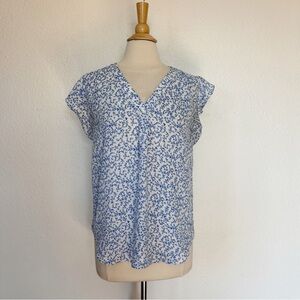 Chaus Blue & White Floral V-Neck Blouse